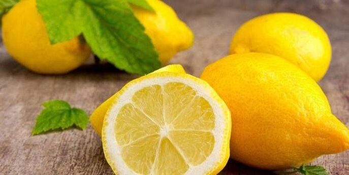 limón para hongos en las uñas