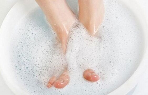baño de pies para la infección por hongos